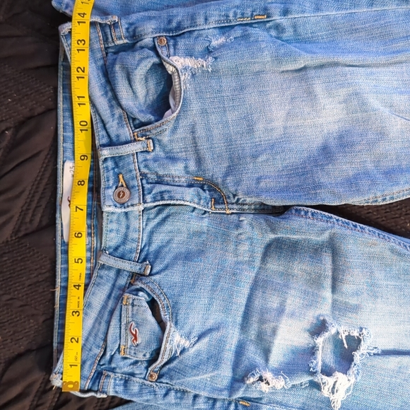 Light wash skinnies - Picture 4 of 7